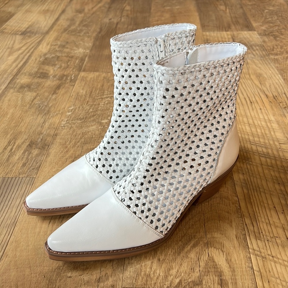 Coconuts by Matisse Golden Hour White Leather Western Side Boots Size 7